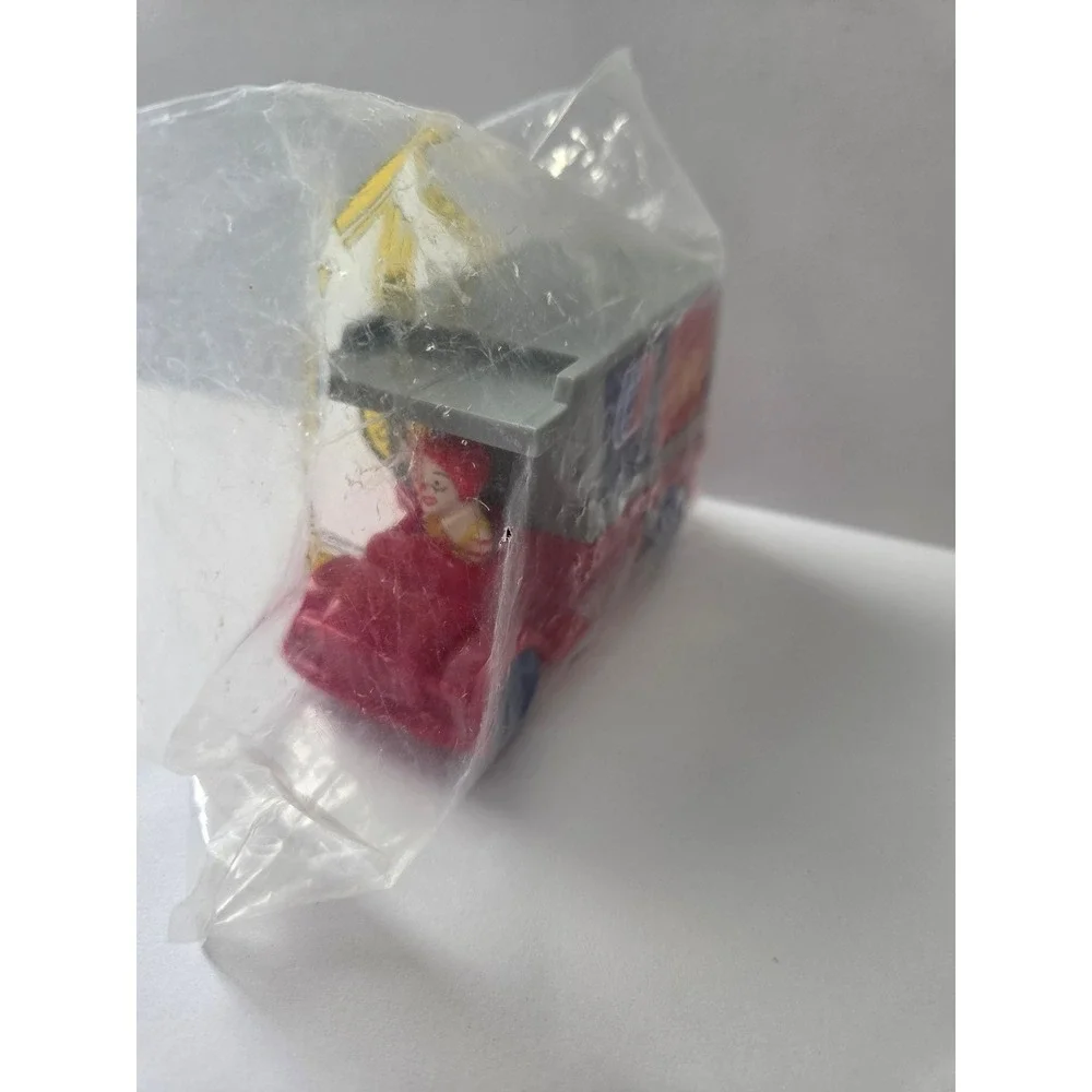 Vintage 1995 McDonalds Friendly Skies United Airlines Catering Truck Toy NIP